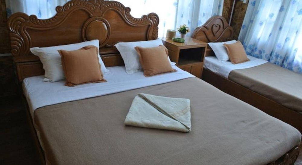 Bright Hotel Nyaung Shwe Exterior photo